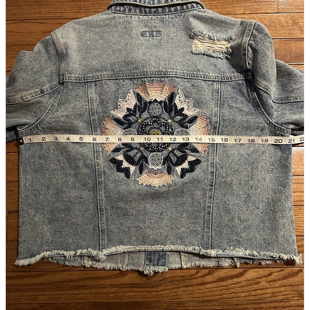 Bebe Jacket Large Embroidered Cropped Denim Distressed Frayed Hem - Picture 10 of 13